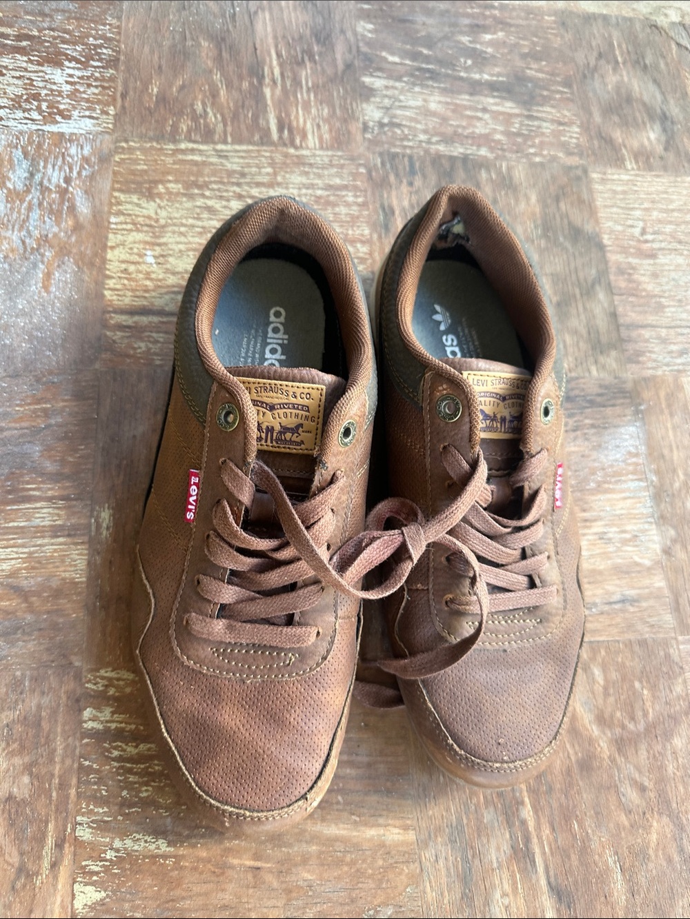 Levi's Men's Brown Low-Top Lace-Up Sneakers with Adidas insoles